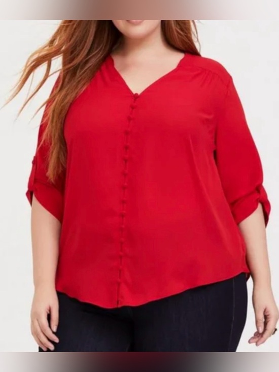 torrid Tops - Torrid Red V-Neck Button-Front Blouse Size 2 (2X)